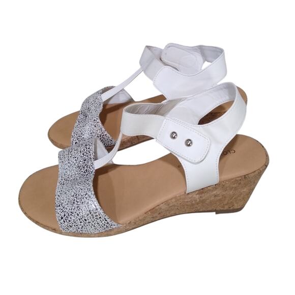 cloudwalkers Shoes - [H415] Cloudwalkers T-strap Style Metallic Foil Accent Wedges, Women's Size 11